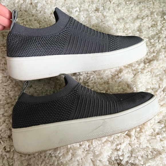 STEVE MADDEN Gray Beale Slip On Sneakers - Picture 4 of 8